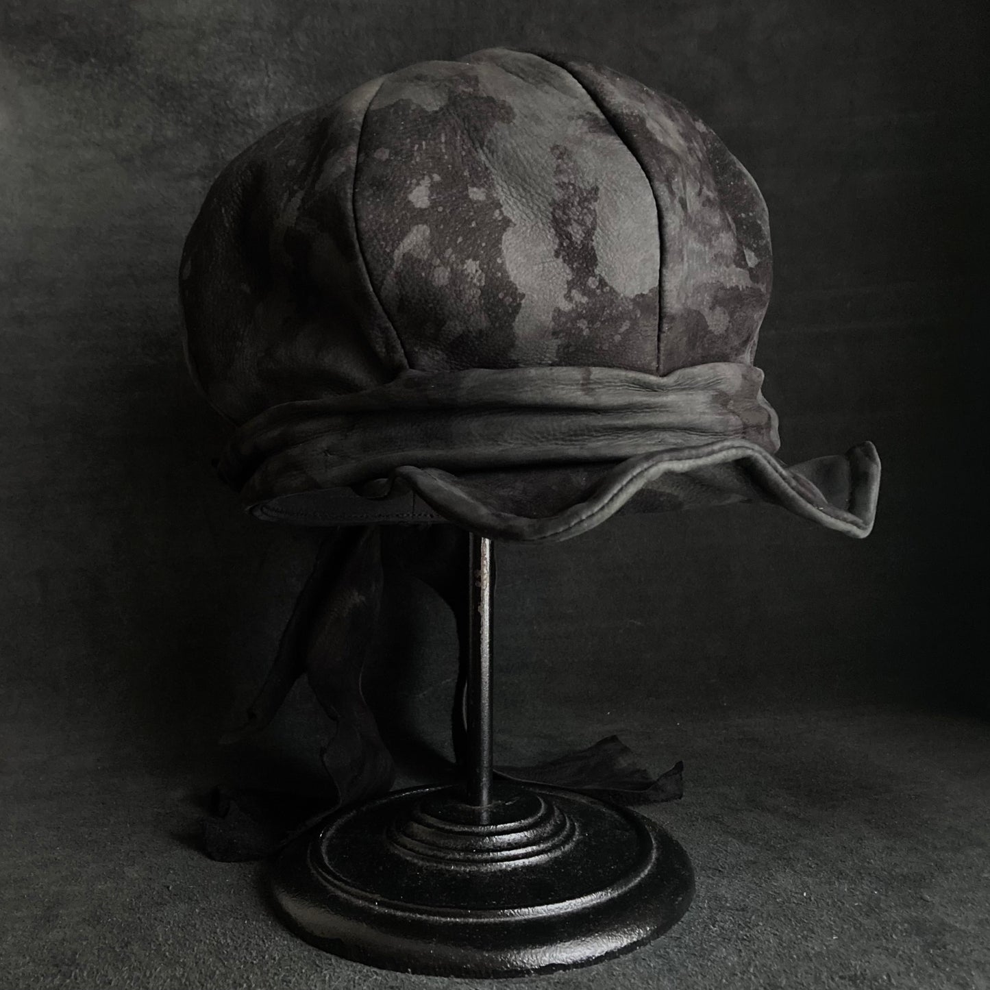 Black leather bleached martial casquette