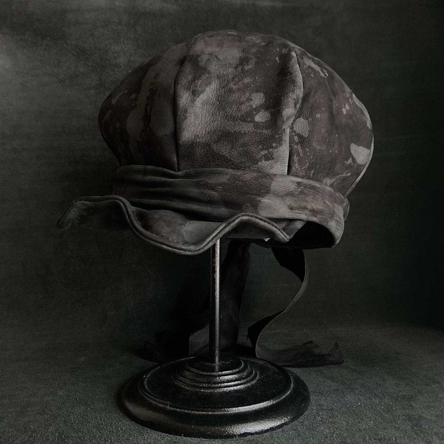 Black leather bleached martial casquette