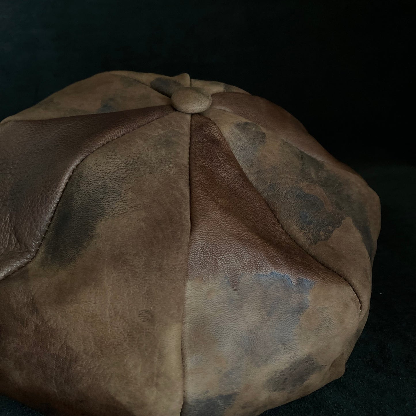 Dry soil brown leather casquette