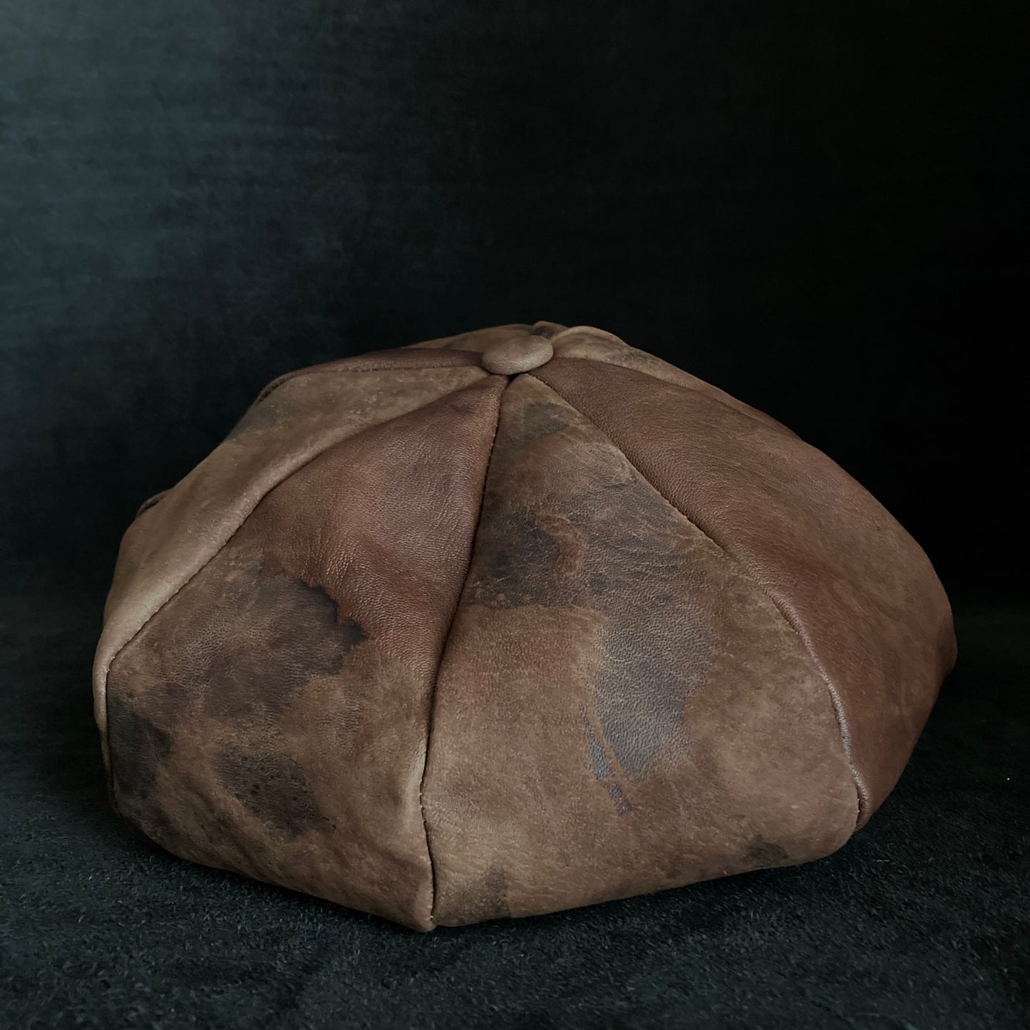 Dry soil brown leather casquette