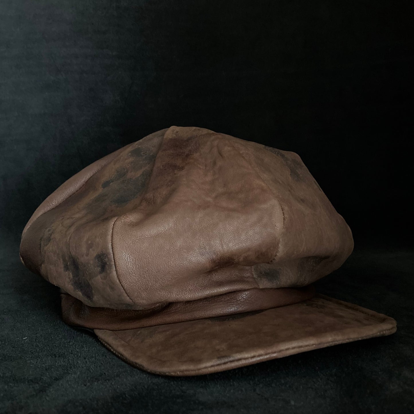 Dry soil brown leather casquette