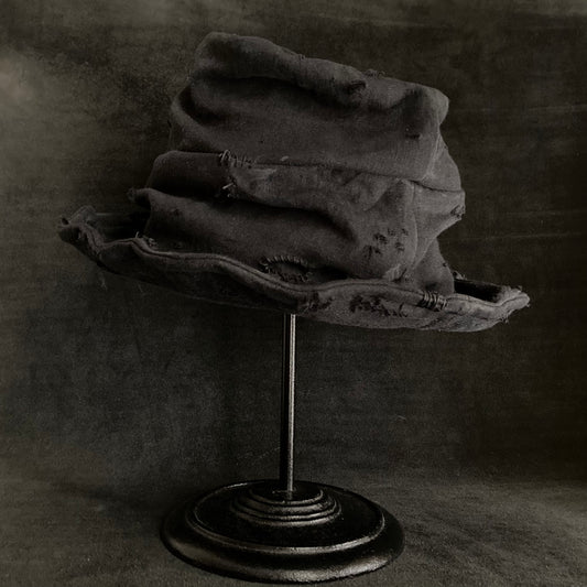 Black linen damage turn bucket hat