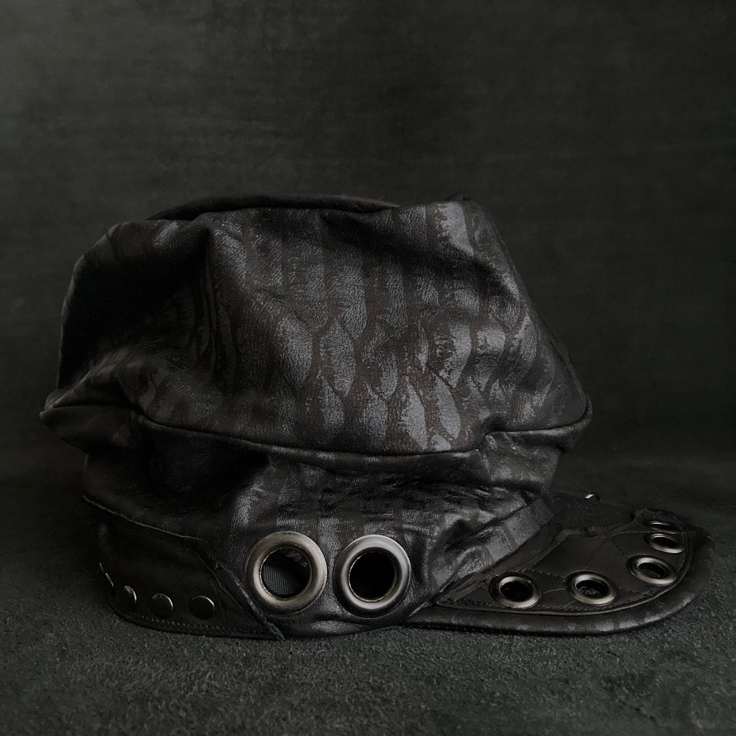 [ Takamiya Shohei × triangles hat ] Resist rock leather turn cap