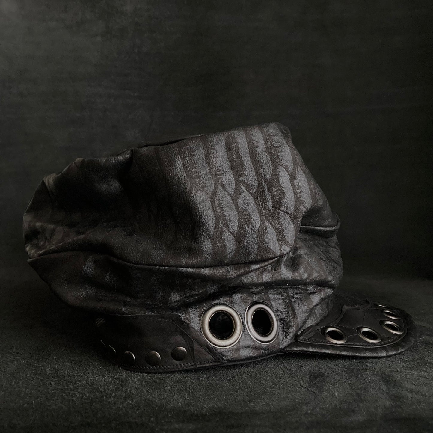 [ Takamiya Shohei × triangles hat ] Resist rock leather turn cap
