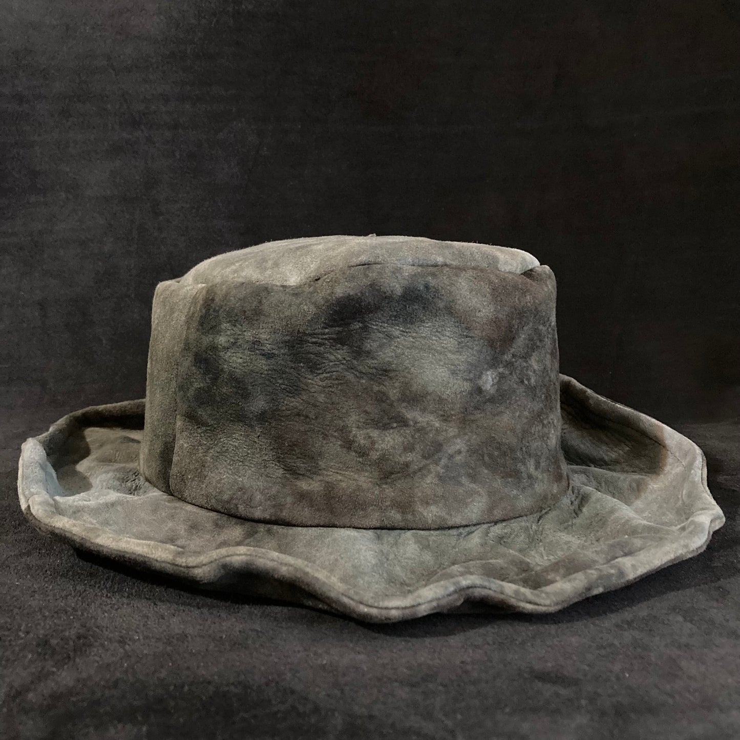 Uneven dyeing cloudy gray bucket hat