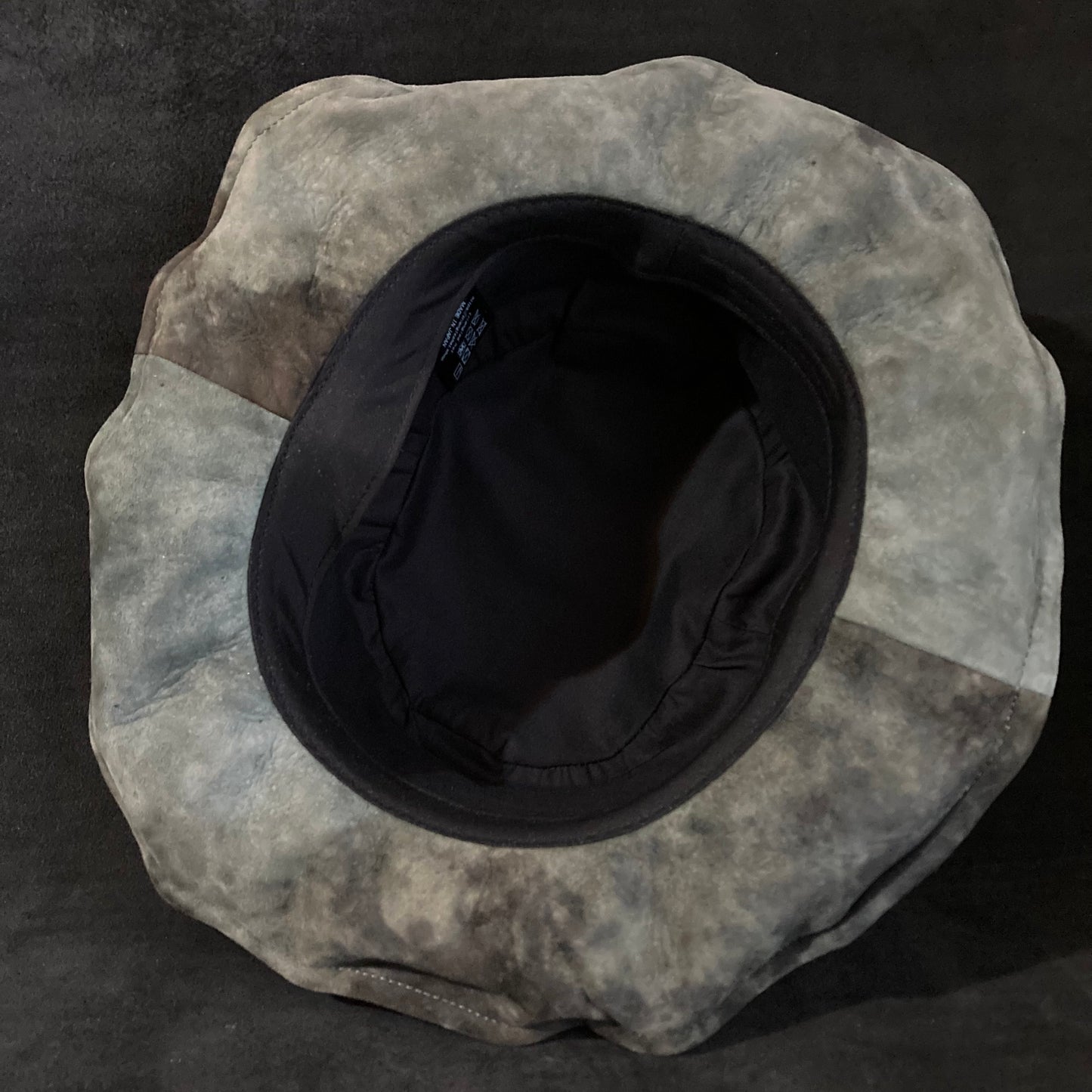 Uneven dyeing cloudy gray bucket hat