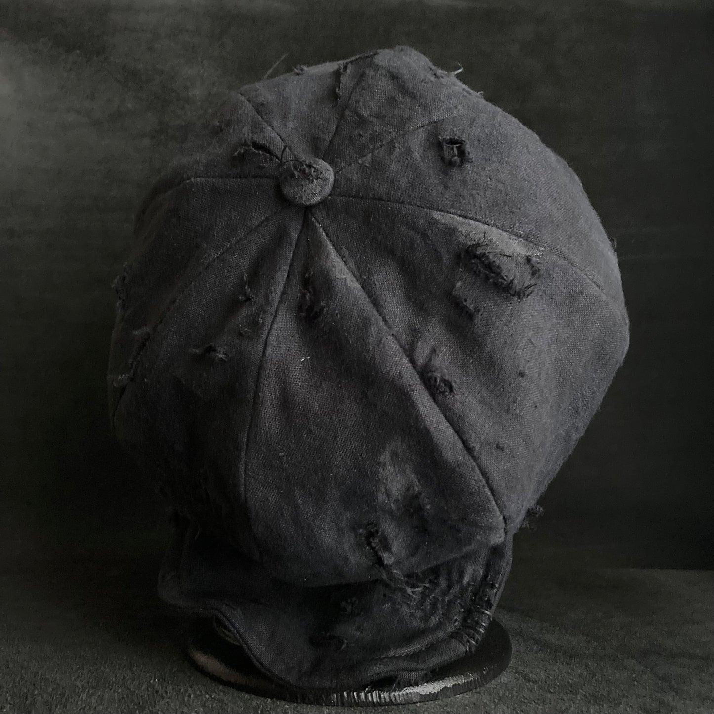 Black linen damage casquette (brim core)