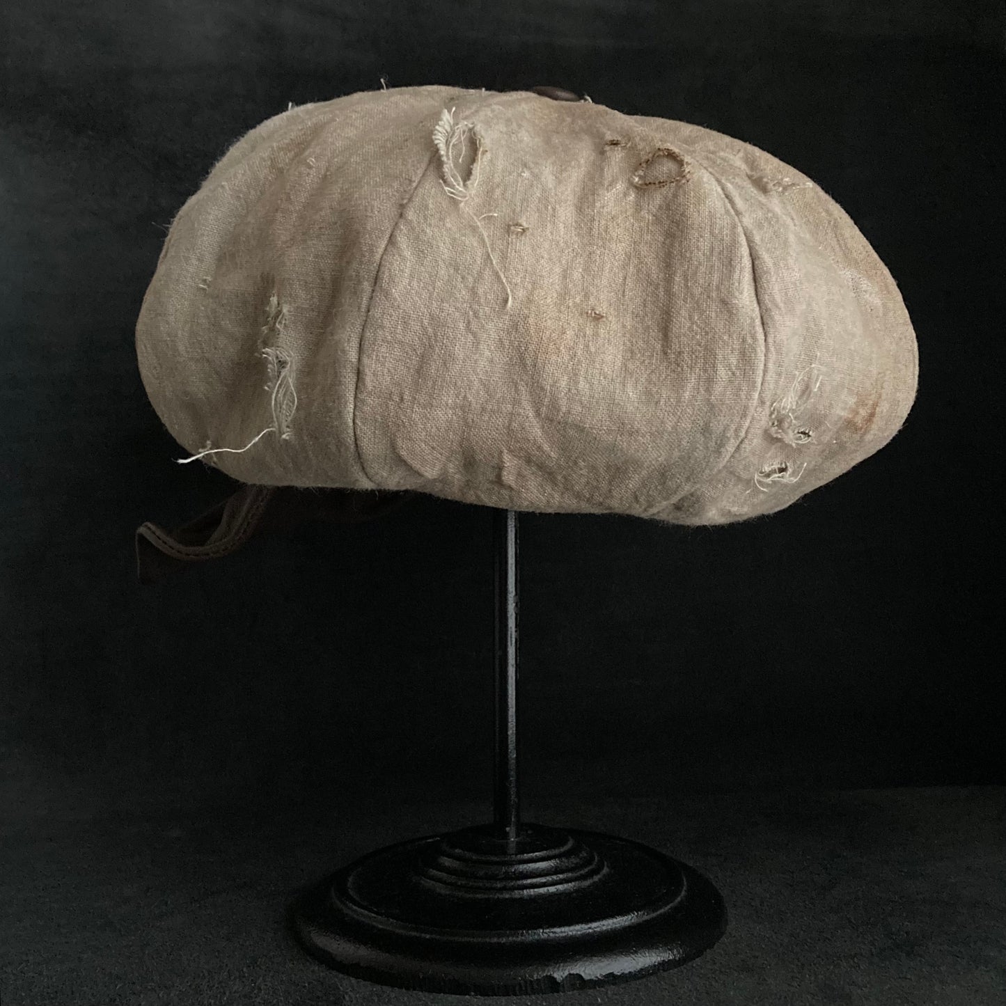 Big volume sand damage linen casquette