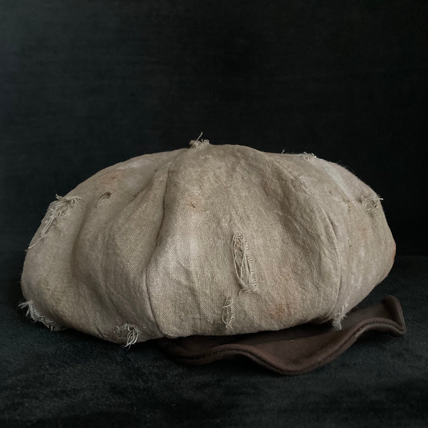 Big volume sand damage linen casquette