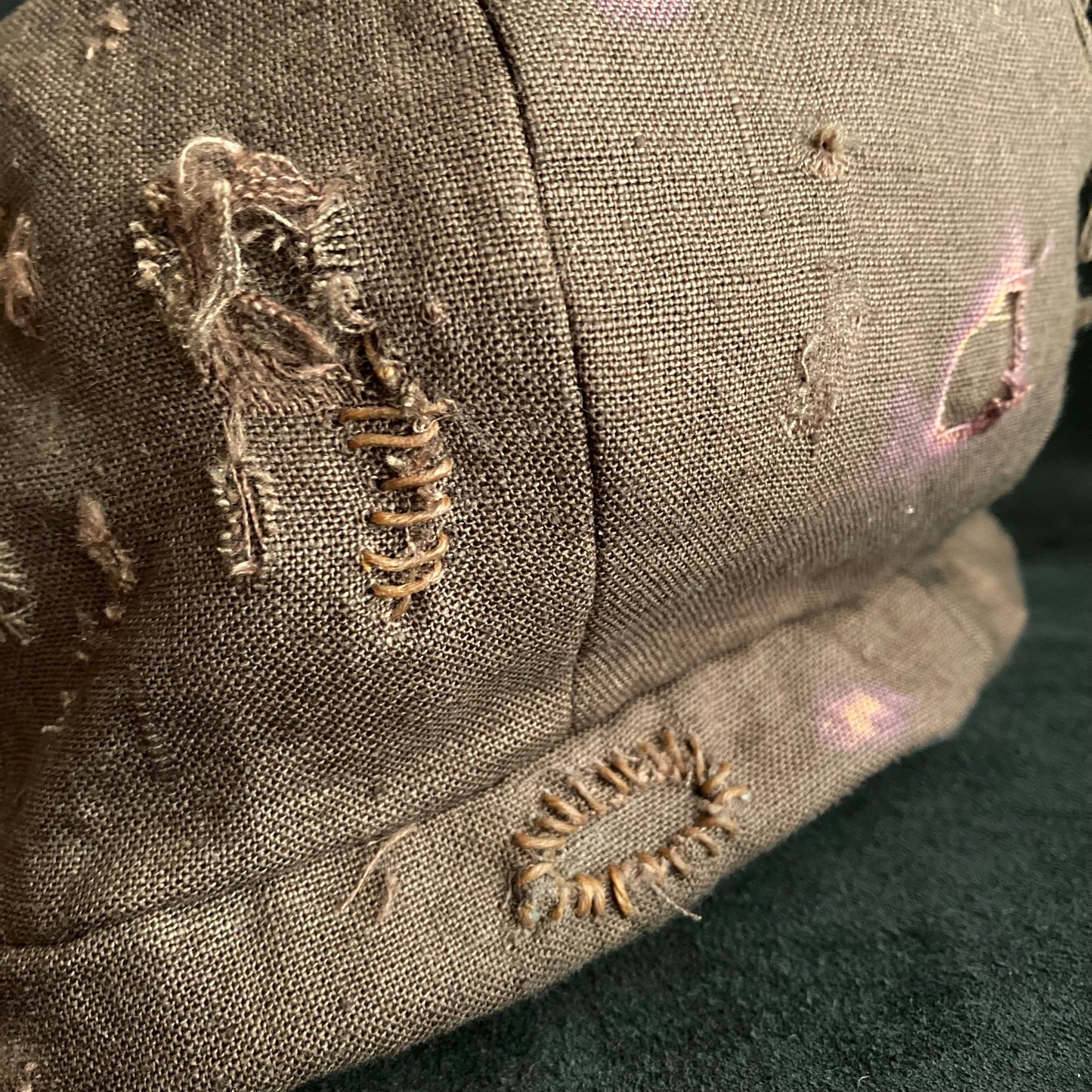 Brown linen damage  casquette