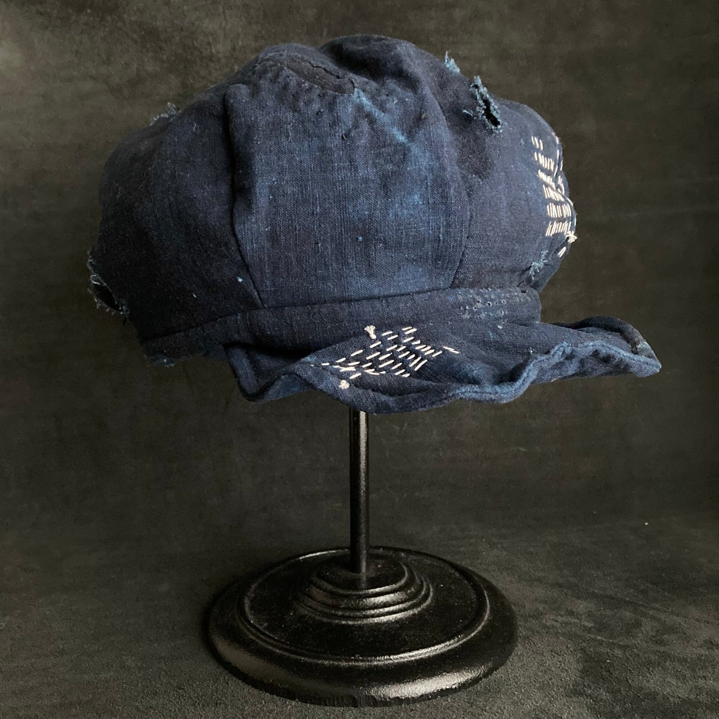 Indigo dyed hand stitch damage casquette