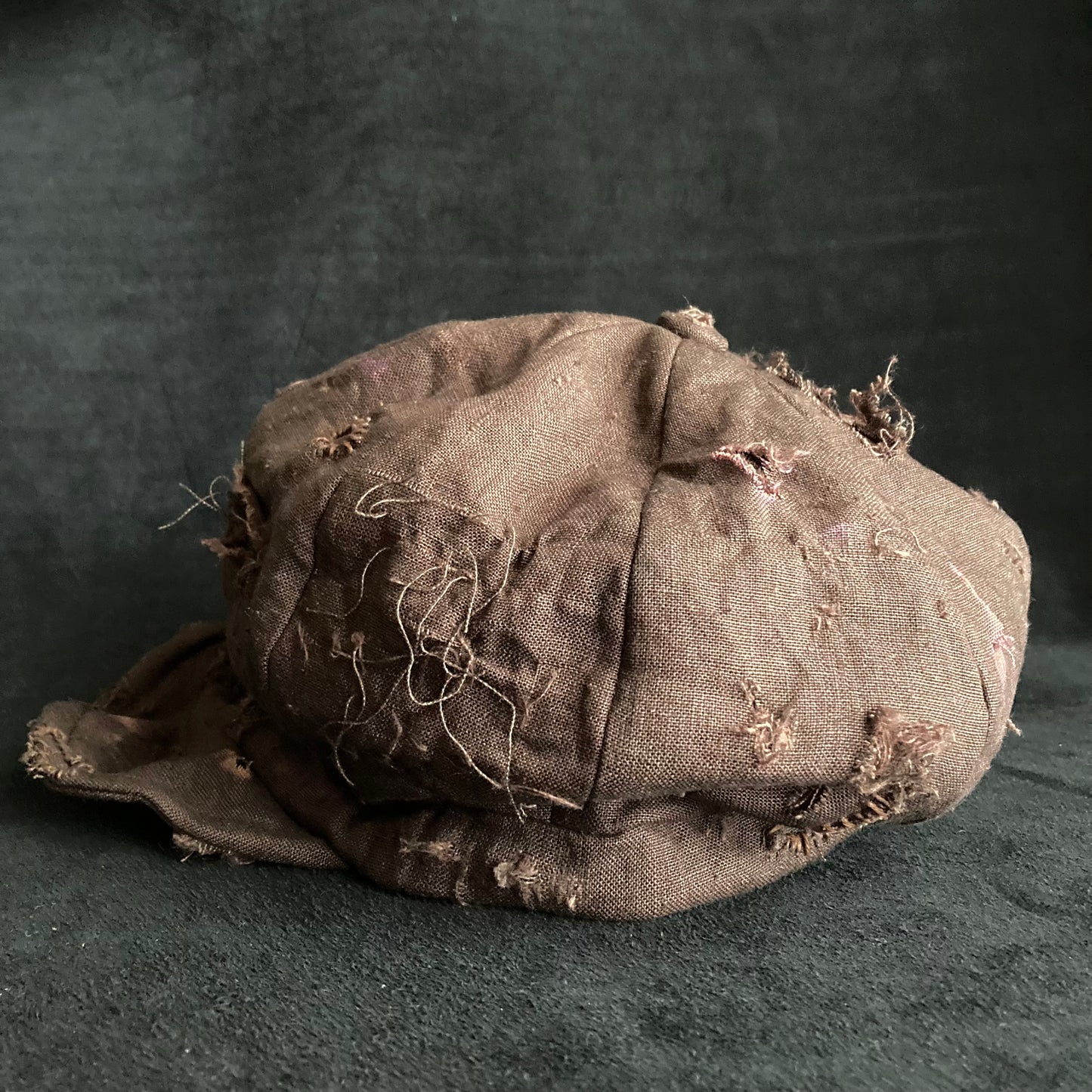 Brown linen damage  casquette