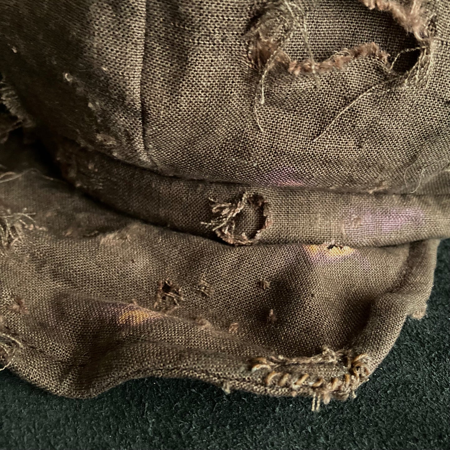 Brown linen damage  casquette