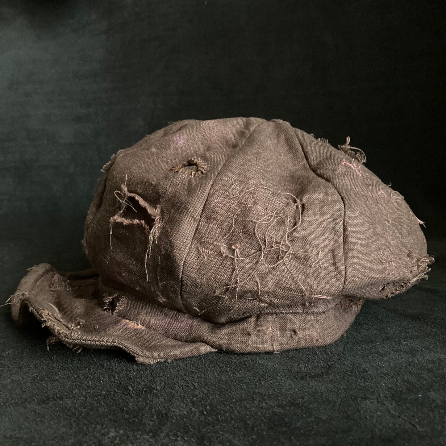 Brown linen damage  casquette