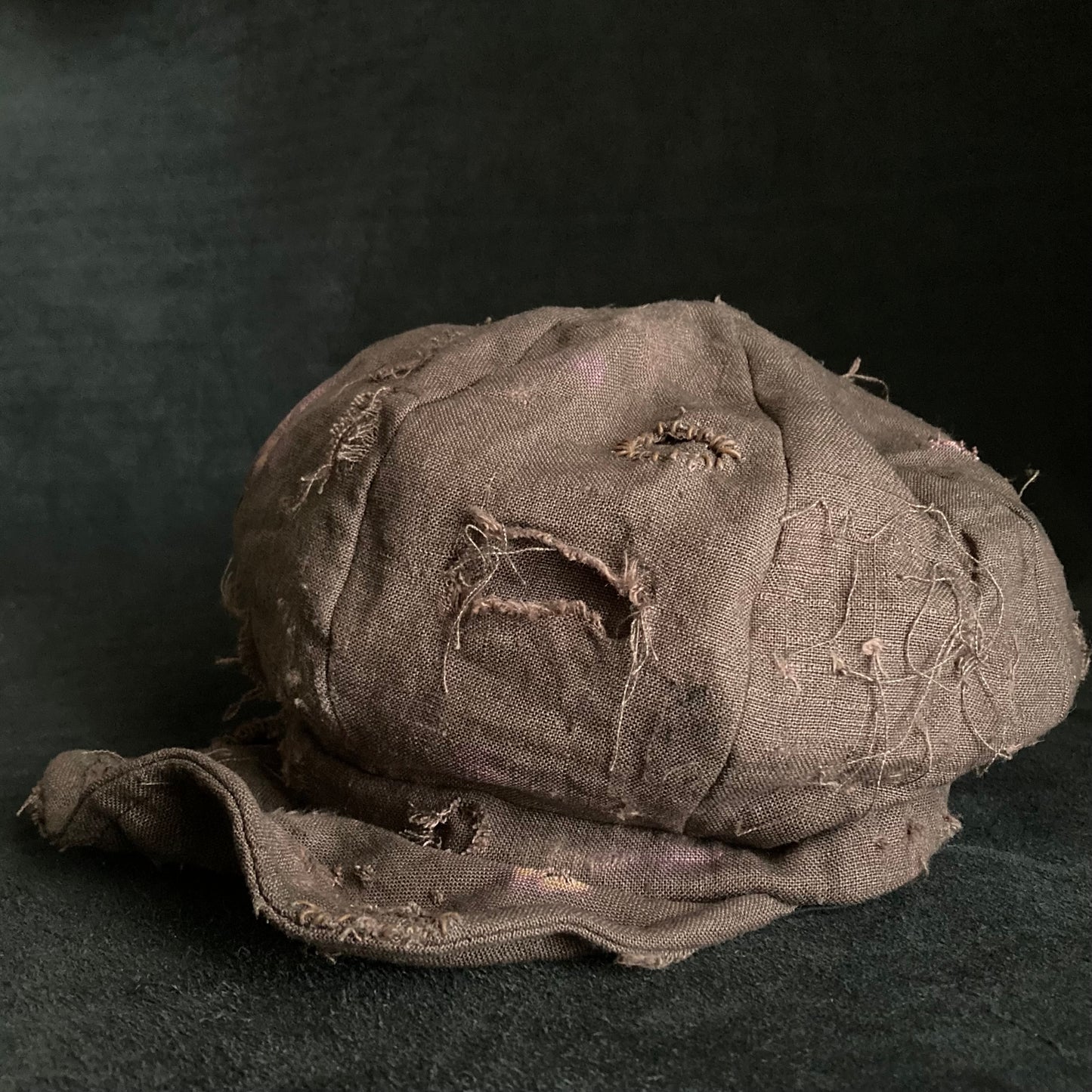 Brown linen damage  casquette