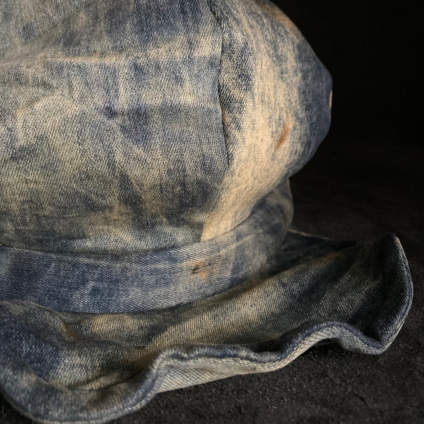 Burnt old denim  re-casquette