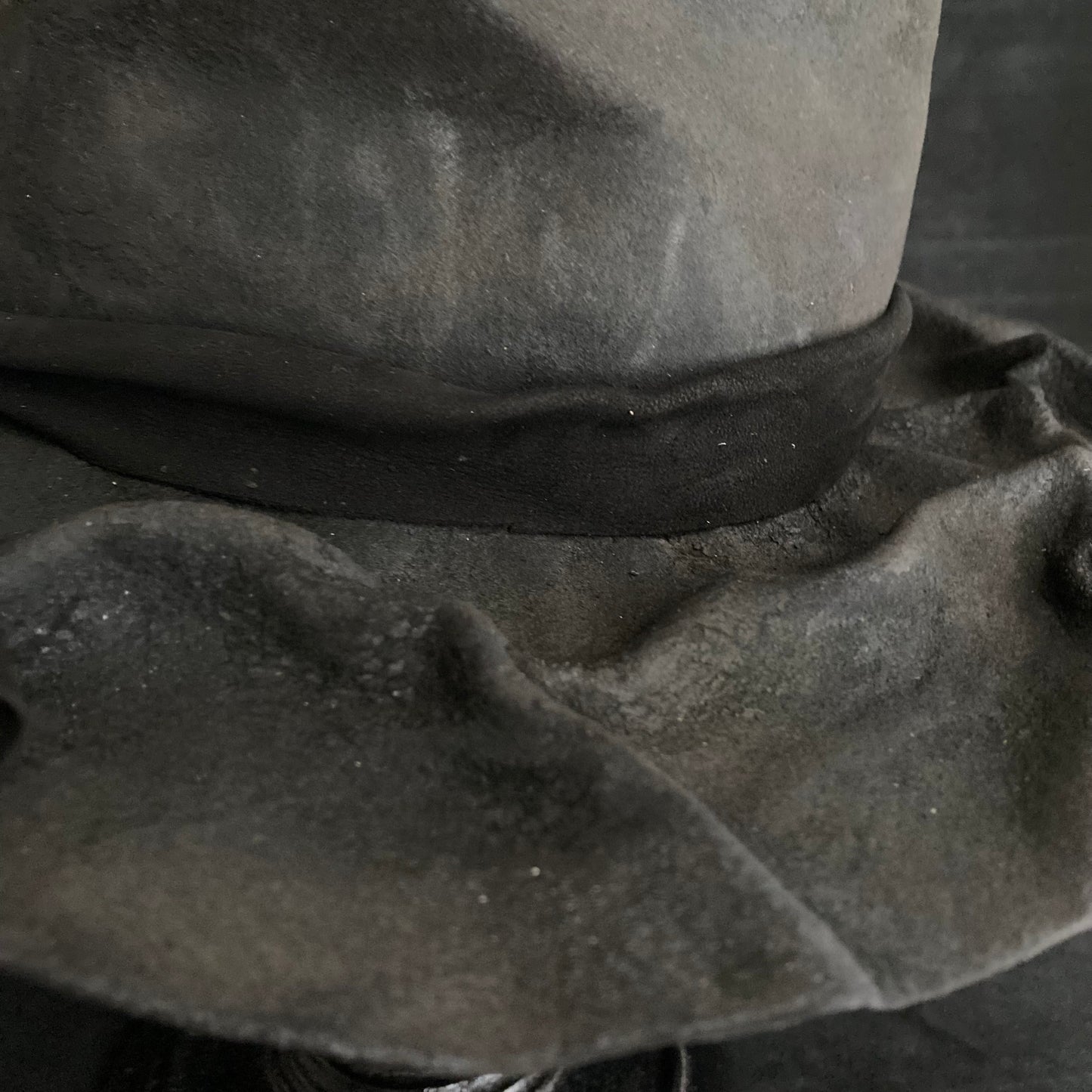 Charcoal wrinkle brim crush hat