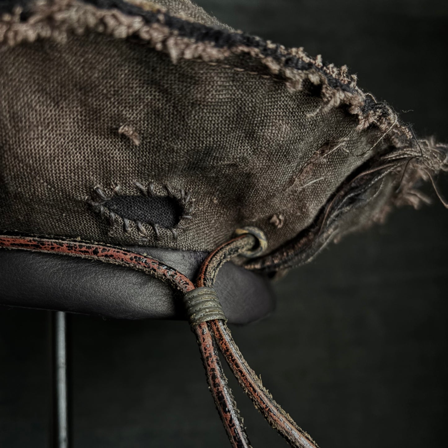Uneven dyeing damage brown linen leather strap beret