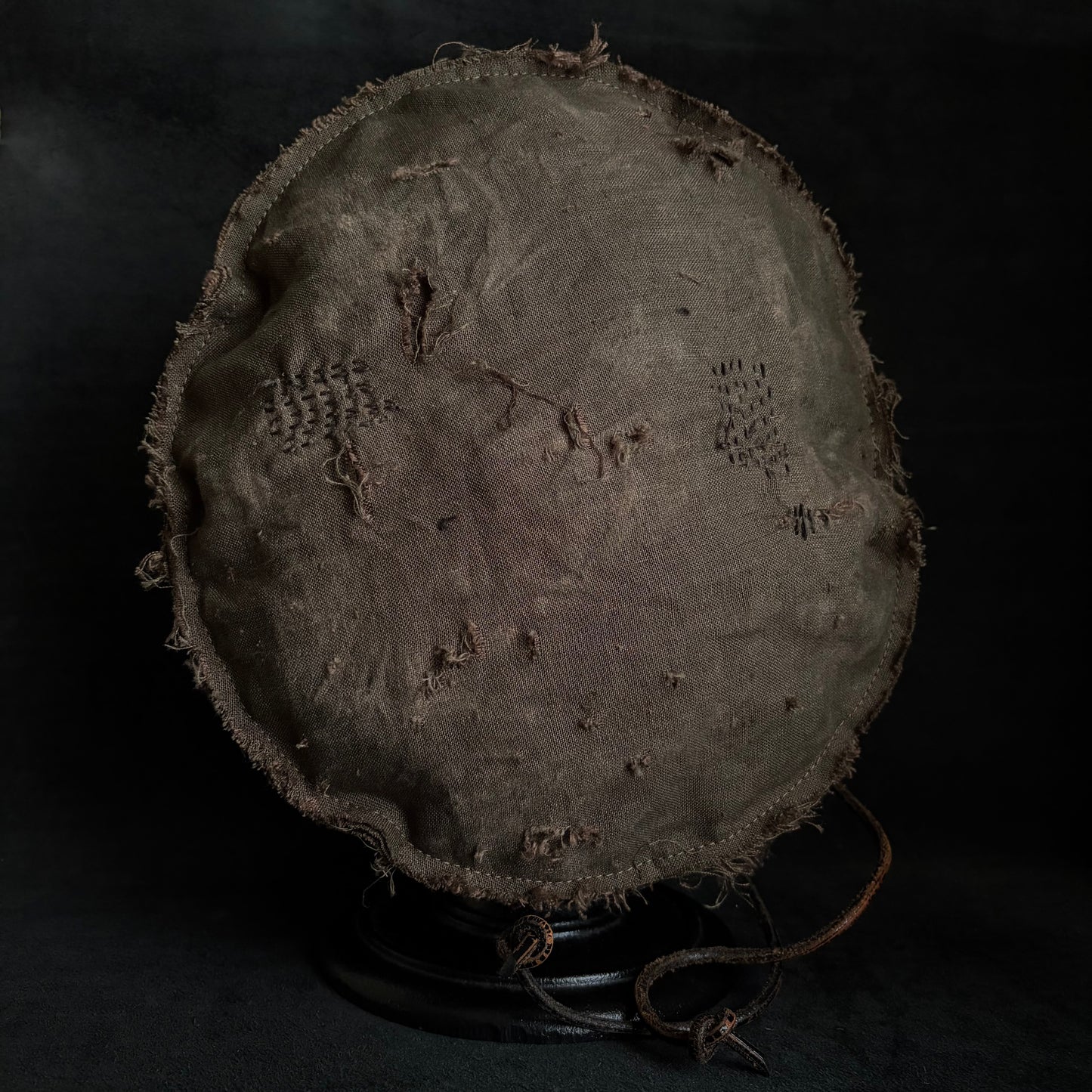 Damage khaki linen leather strap beret