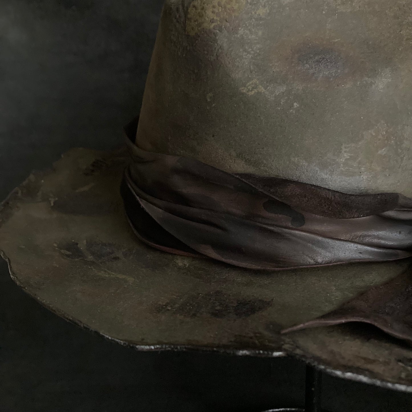 Burnt brim chipped fedora hat