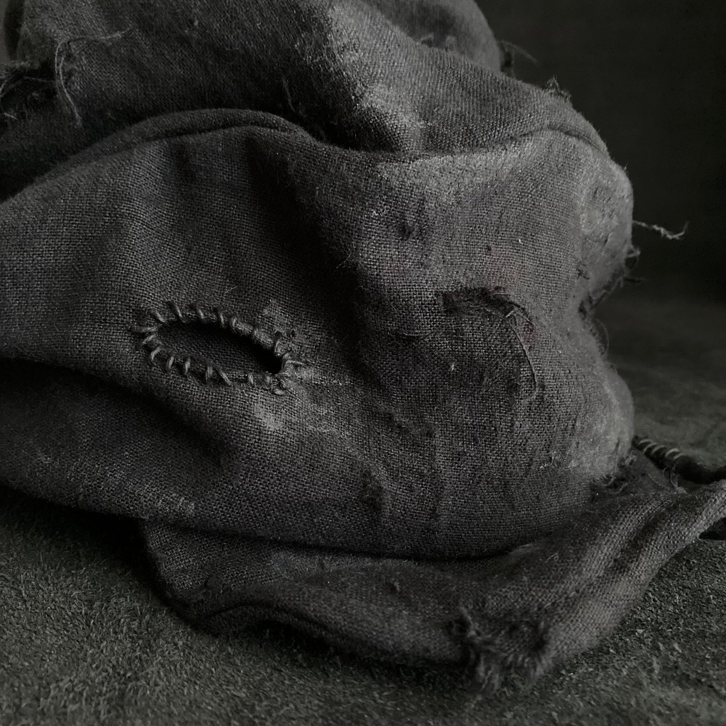 Black linen damage turn cap