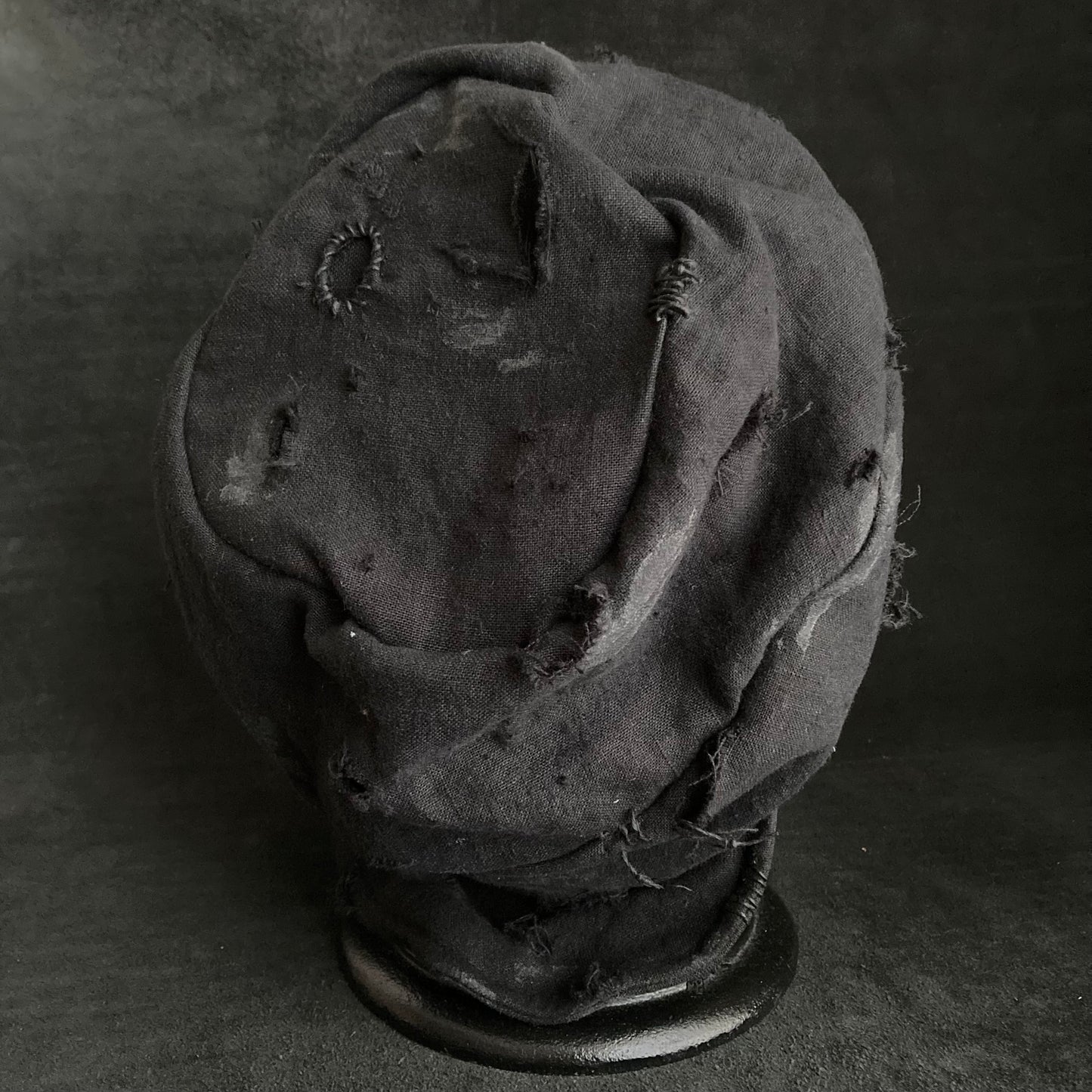 Black linen damage turn cap