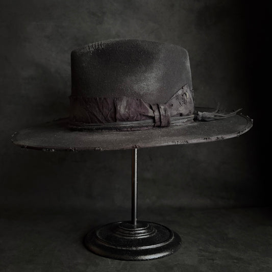 Correct black fedora hat (western weight)