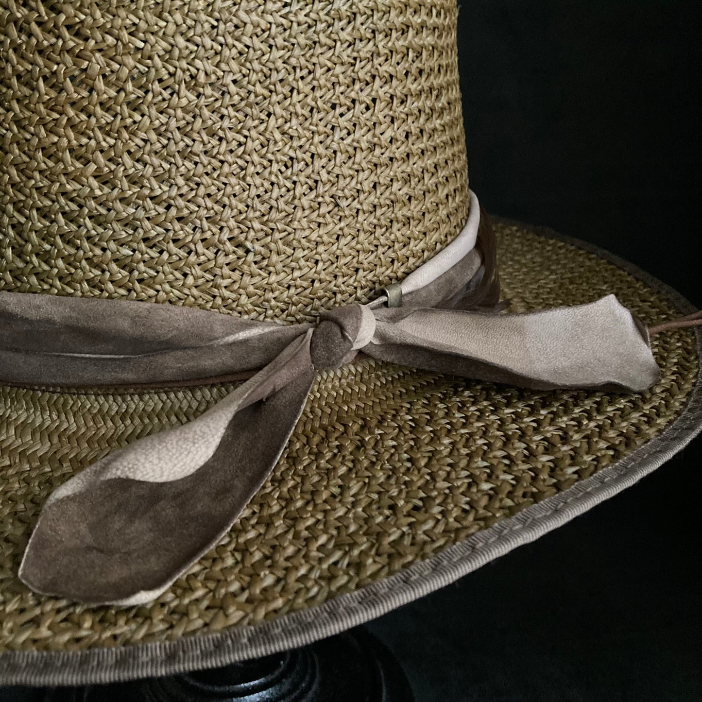 Bitter khaki flat panama hat