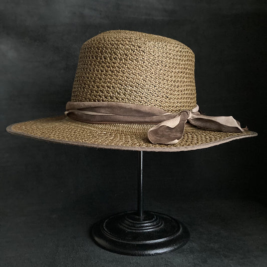 Bitter khaki flat panama hat