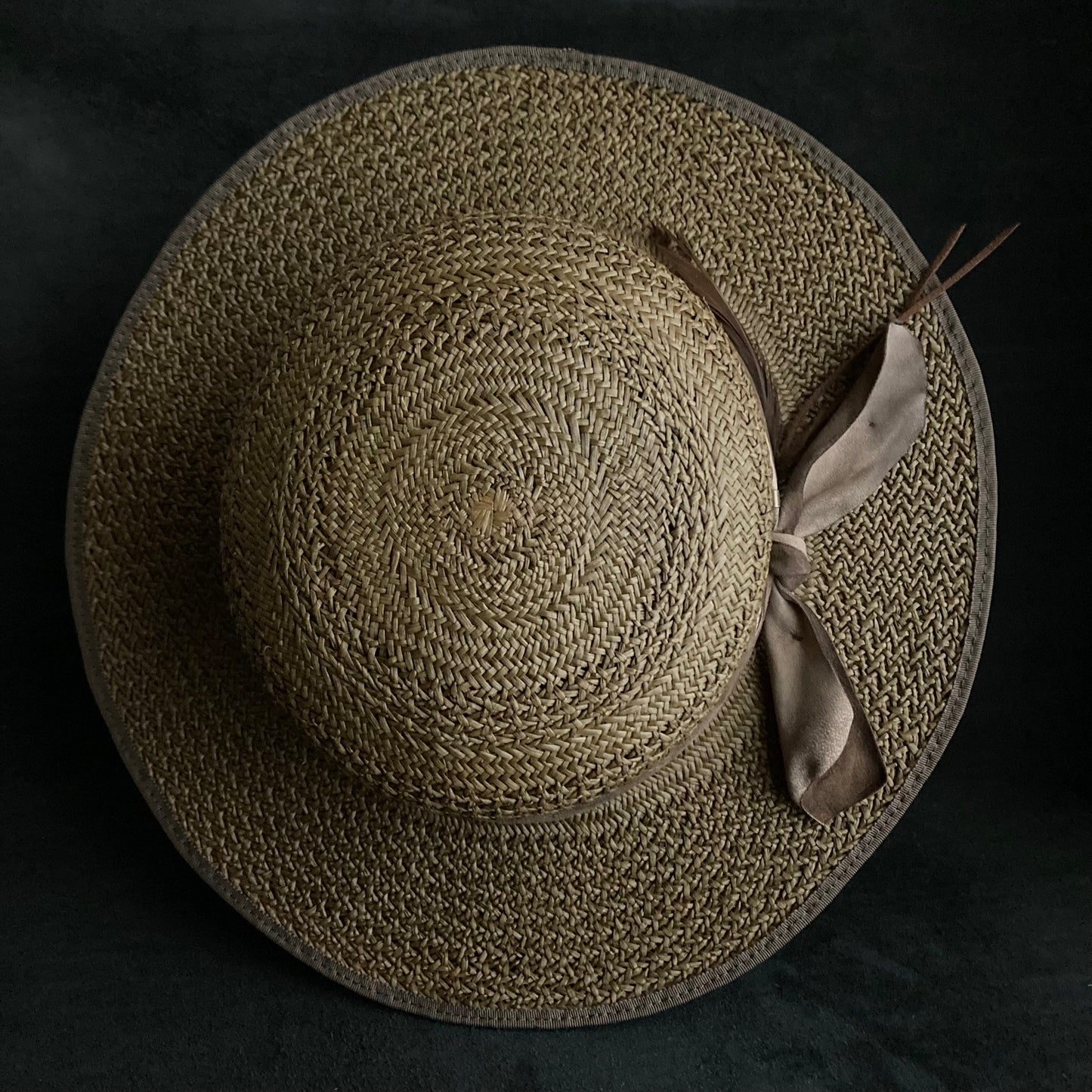 Bitter khaki flat panama hat
