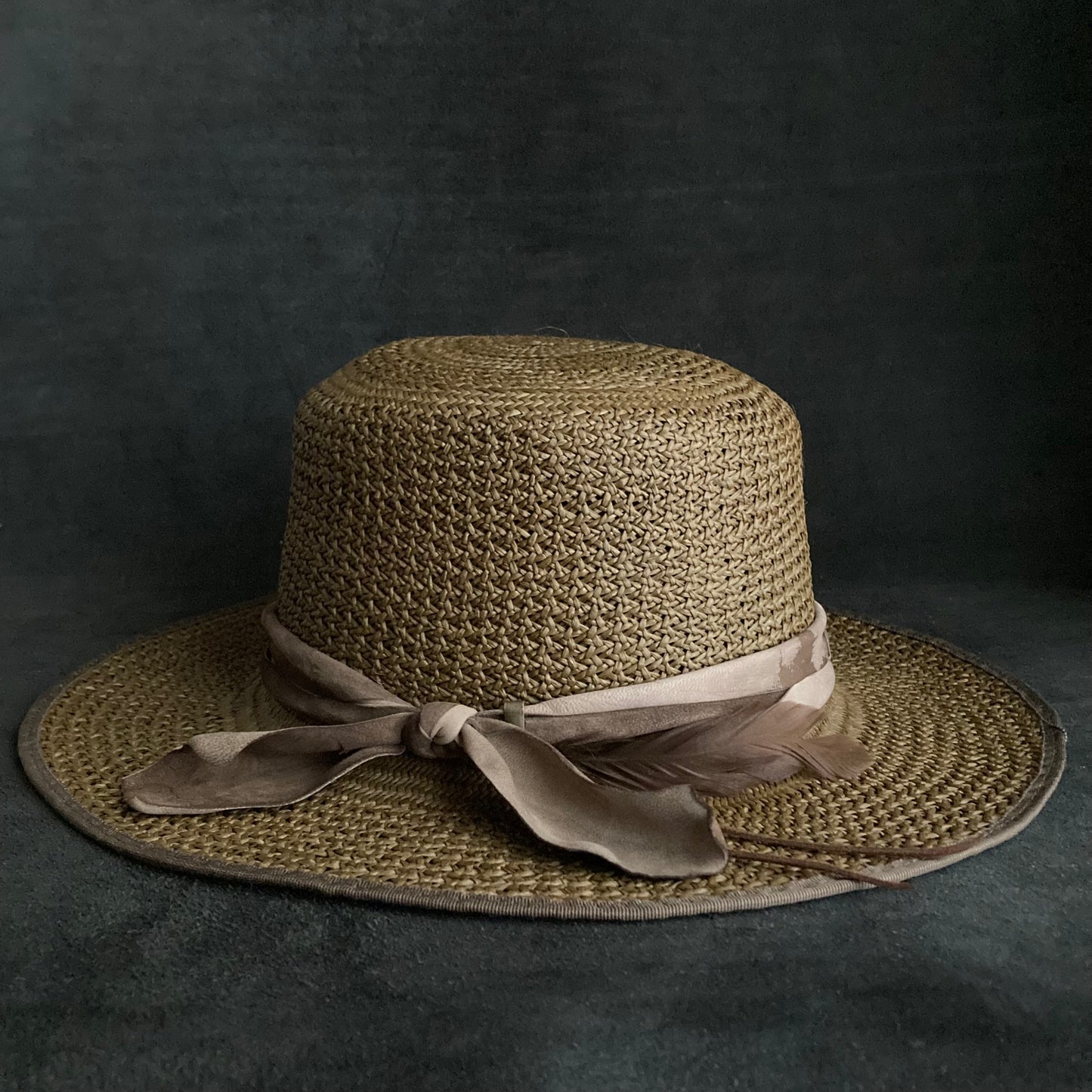 Bitter khaki flat panama hat