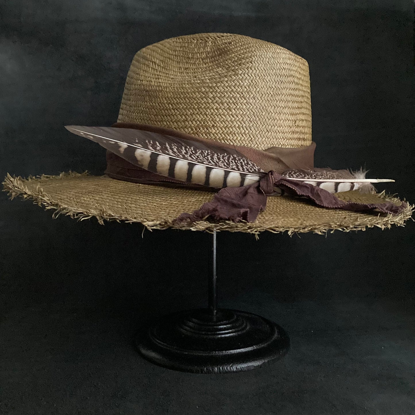 Feathered grass panama hat