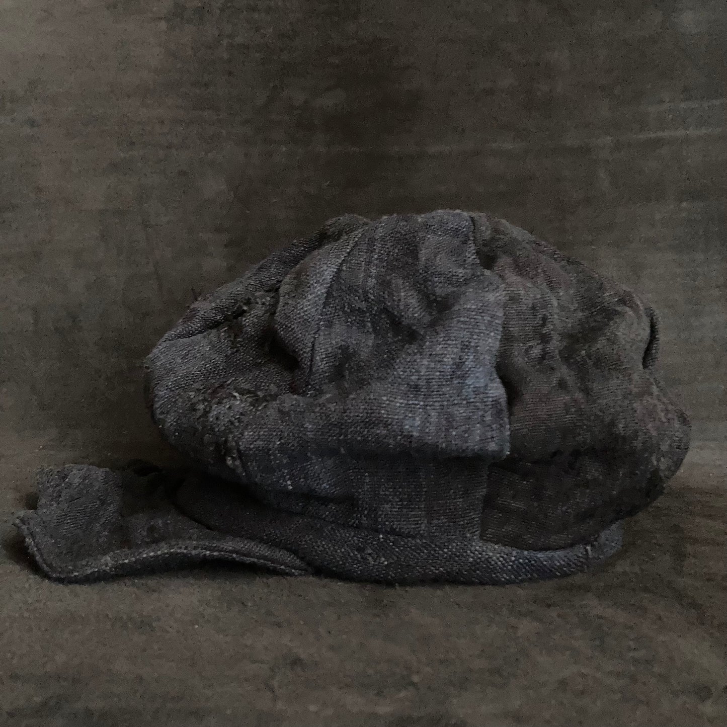 Uneven dyeing  navy linen  casquette