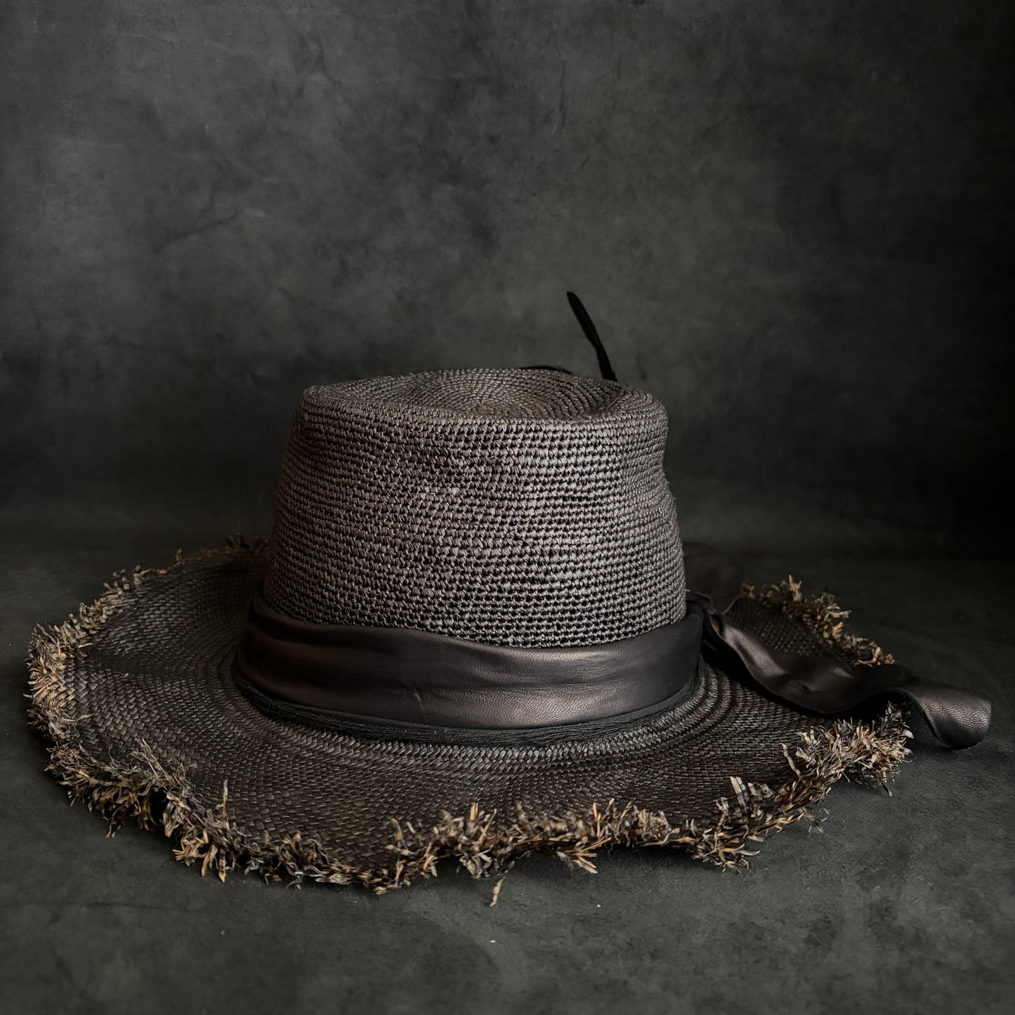 Bad feather rough panama hat