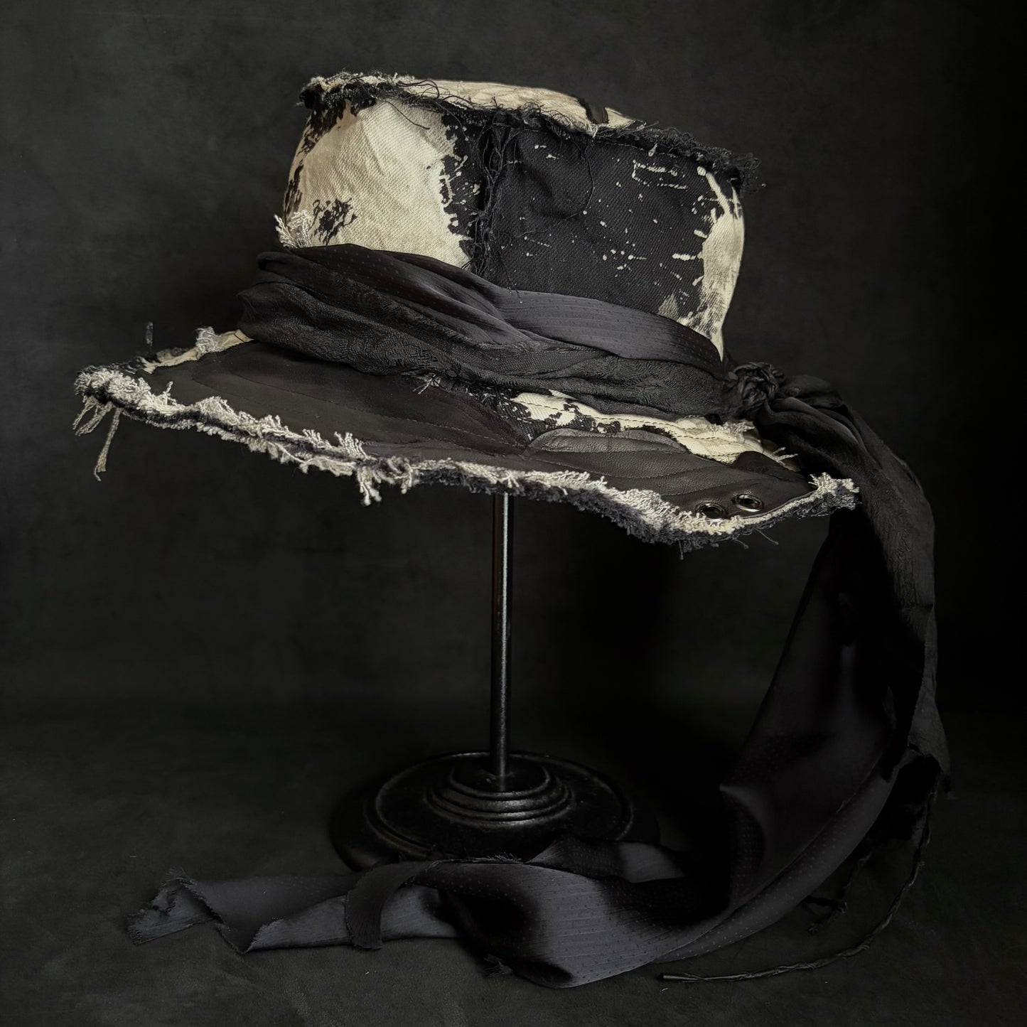 [ Takamiya Shohei × triangles hat ] Destroy skeleton denim bucket hat