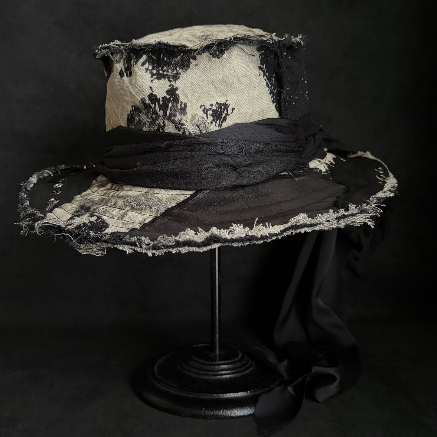 [ Takamiya Shohei × triangles hat ] Destroy skeleton denim bucket hat