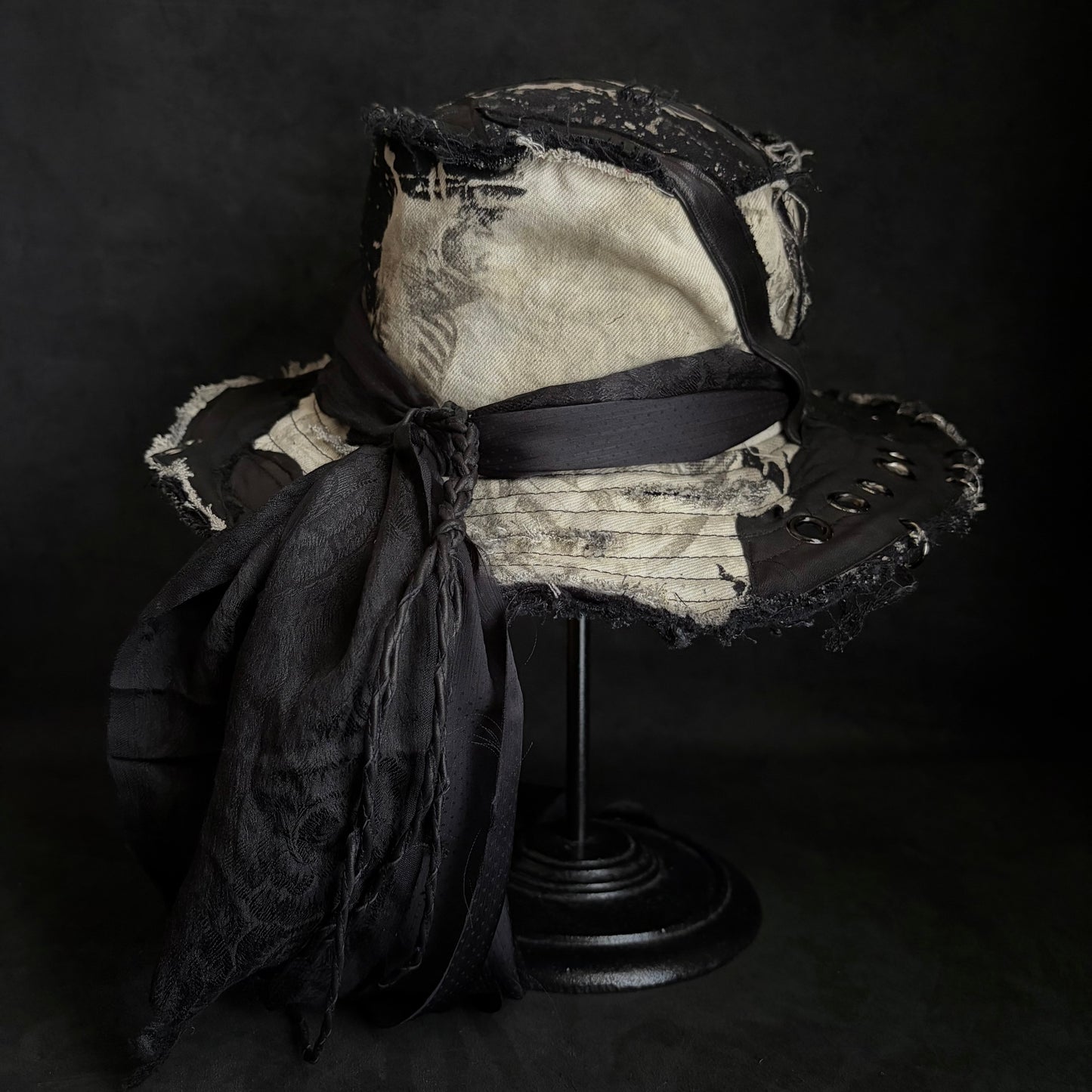 [ Takamiya Shohei × triangles hat ] Destroy skeleton denim bucket hat