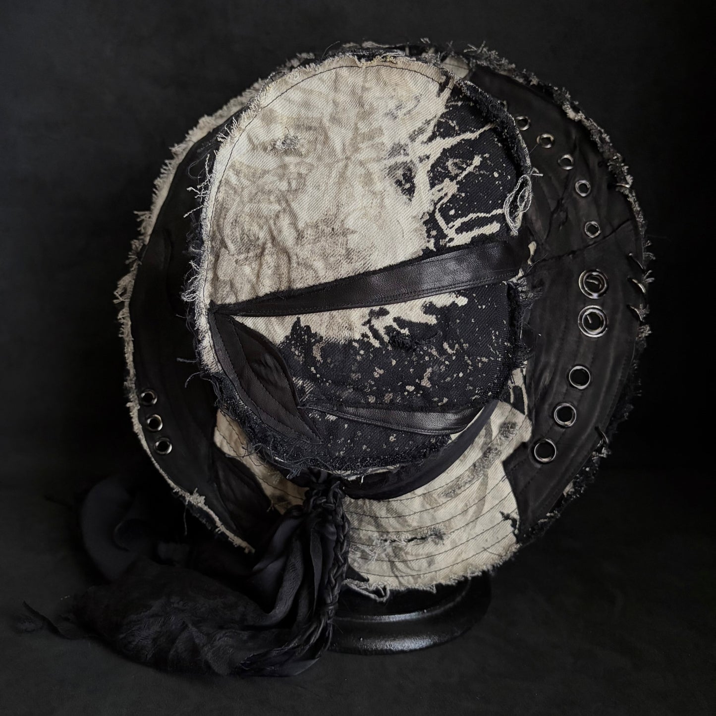 [ Takamiya Shohei × triangles hat ] Destroy skeleton denim bucket hat