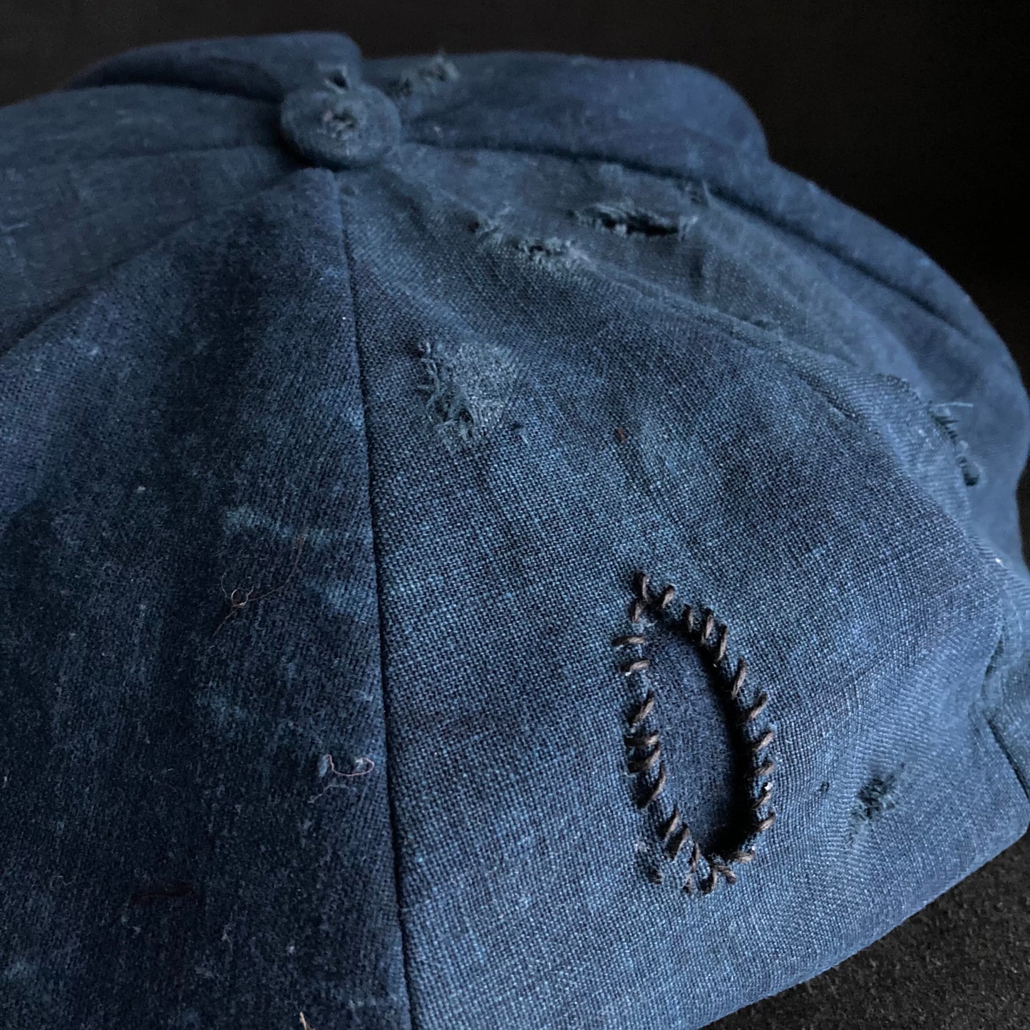 Big volume Indigo dyed hand stitch damage casquette (brim core)