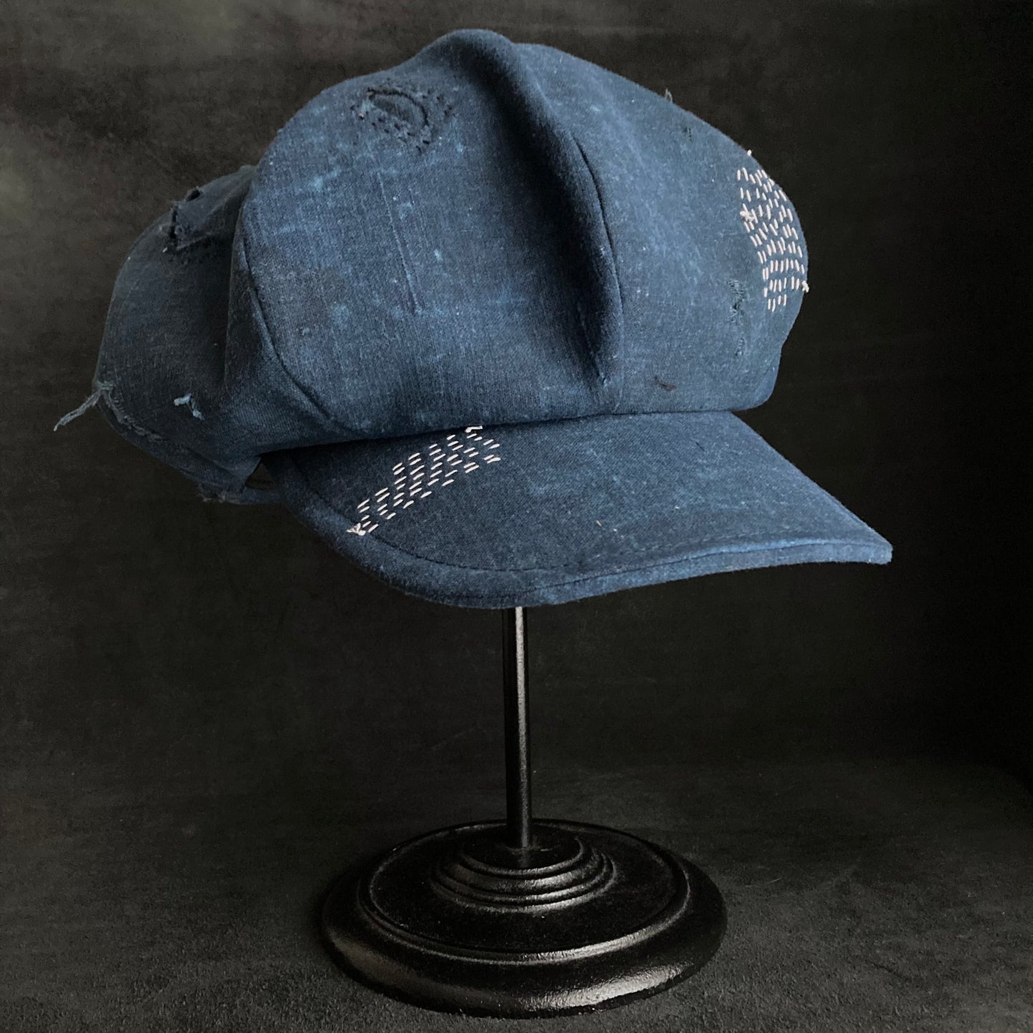 Big volume Indigo dyed hand stitch damage casquette (brim core)