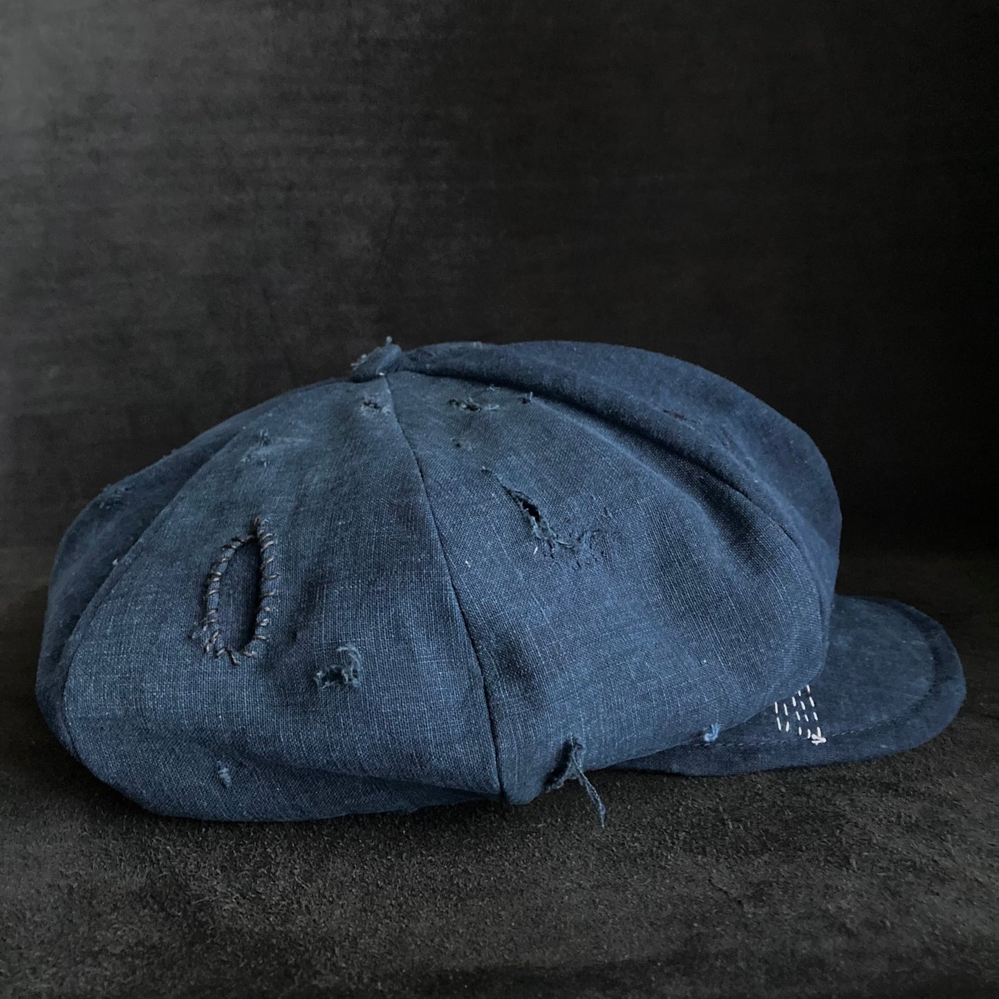 Big volume Indigo dyed hand stitch damage casquette (brim core)