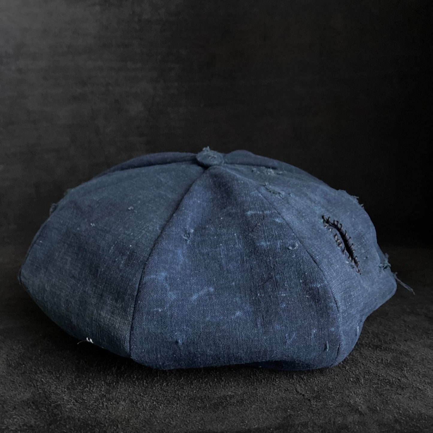 Big volume Indigo dyed hand stitch damage casquette (brim core)