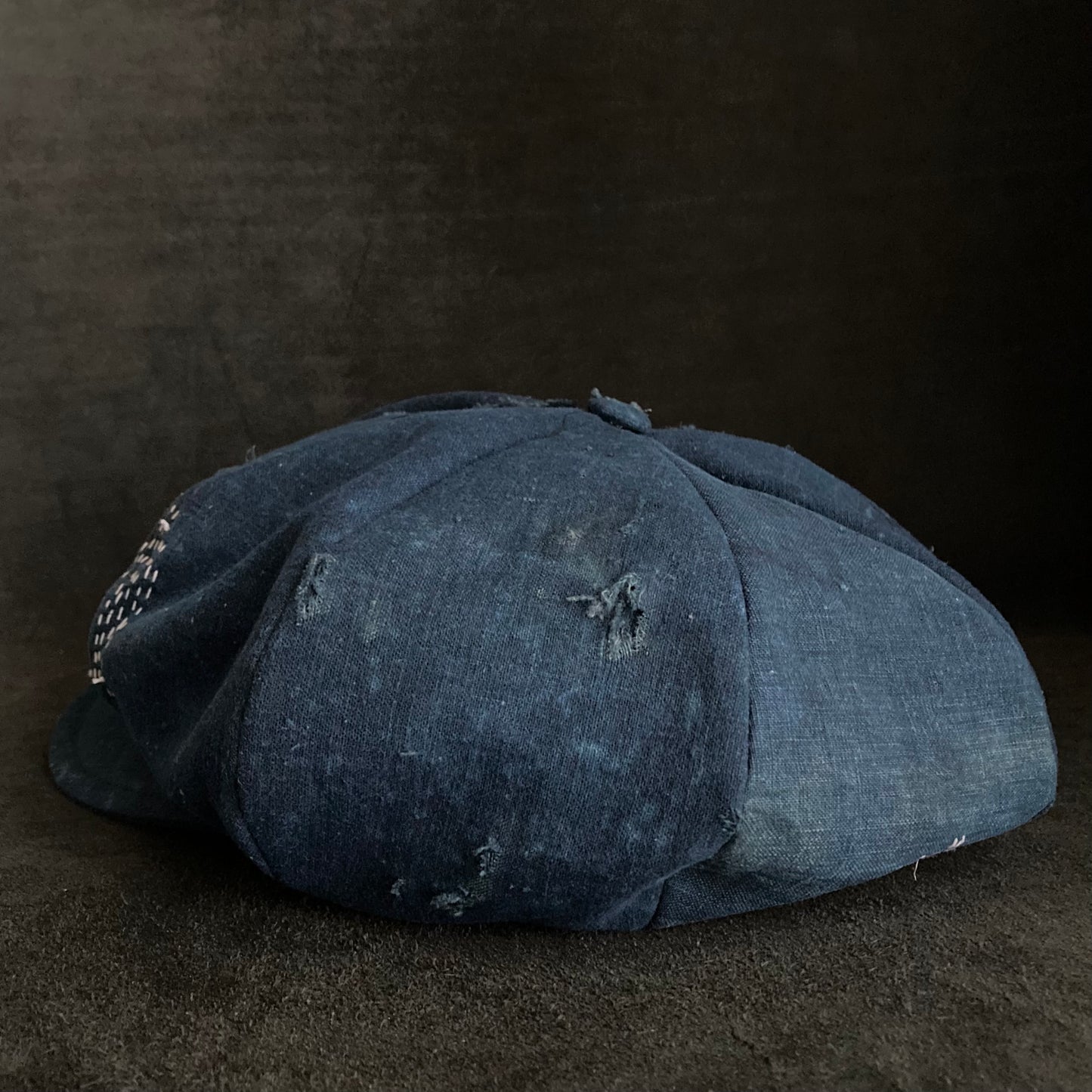 Big volume Indigo dyed hand stitch damage casquette (brim core)