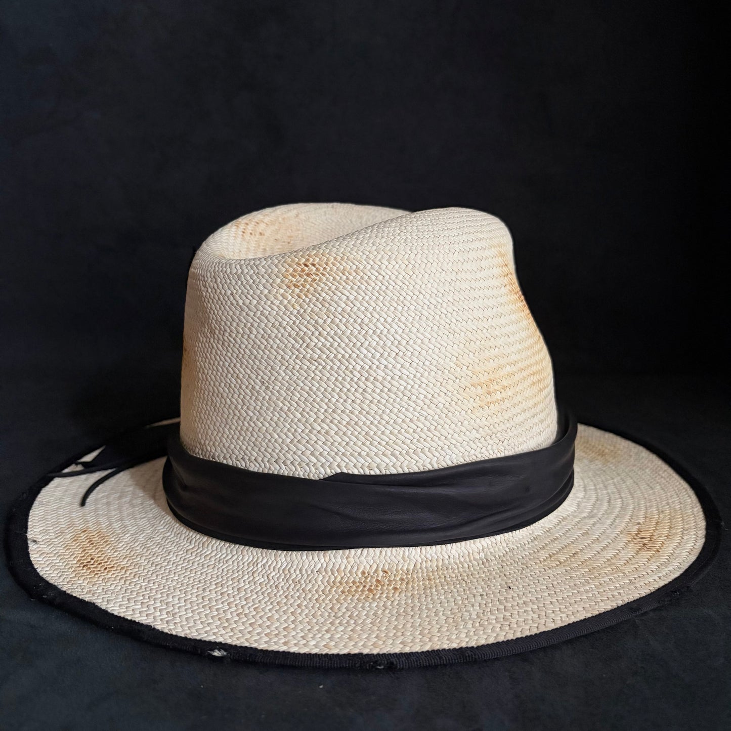 Calm burned panama hat