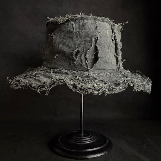 Mottled gray damage bucket hat