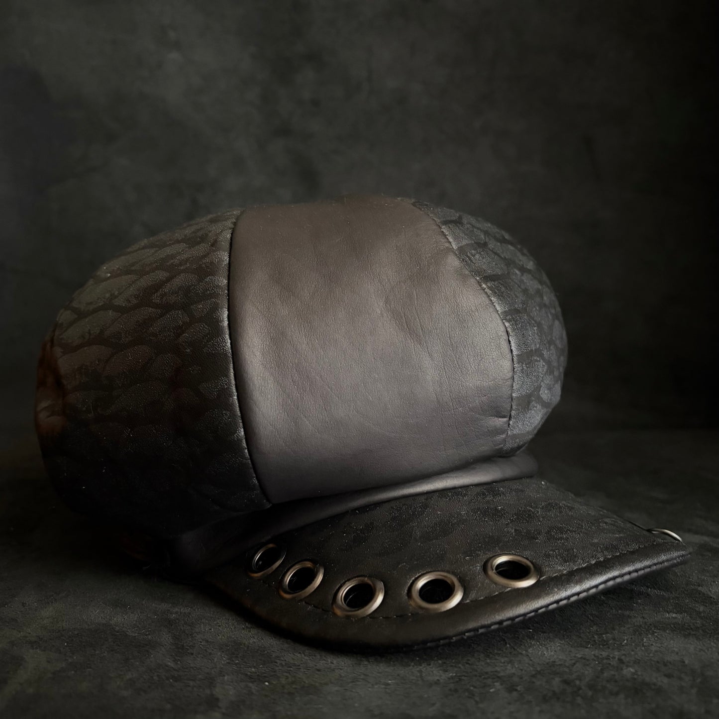 [ Shohei Takamiya × triangles hat ] Re-hard rock leather casquette
