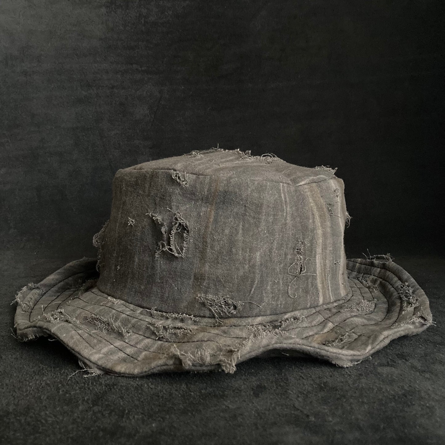 Sumi zome damage bucket hat