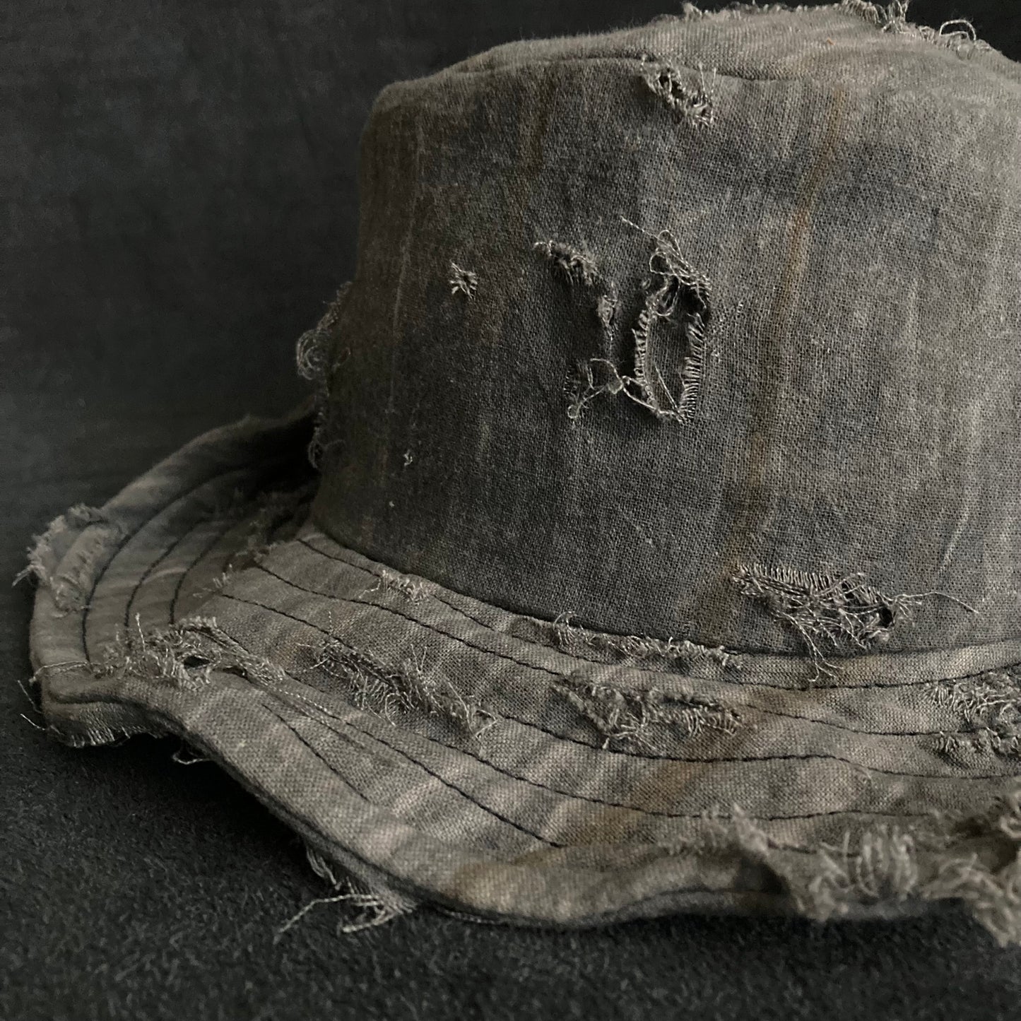 Sumi zome damage bucket hat