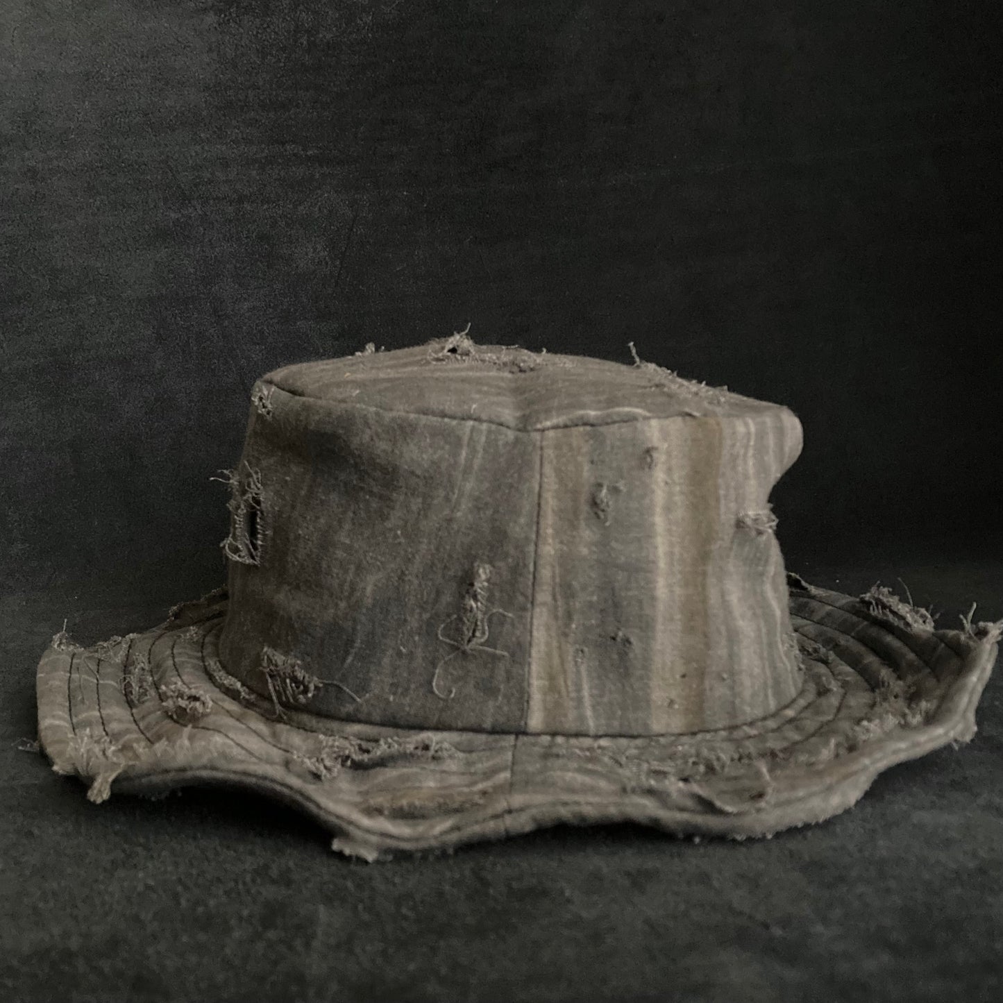 Sumi zome damage bucket hat