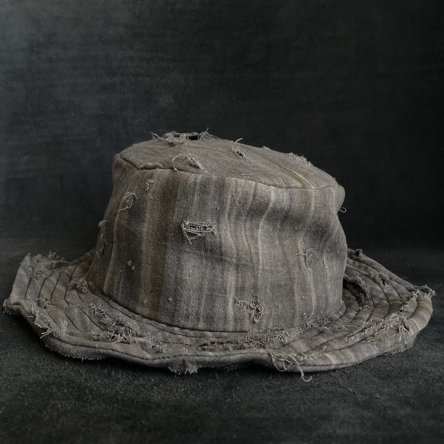 Sumi zome damage bucket hat